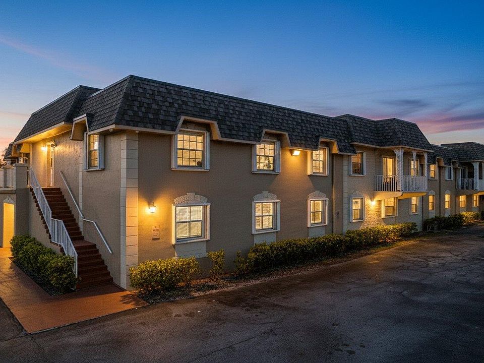 1st image of 475 SE 8th Street #119