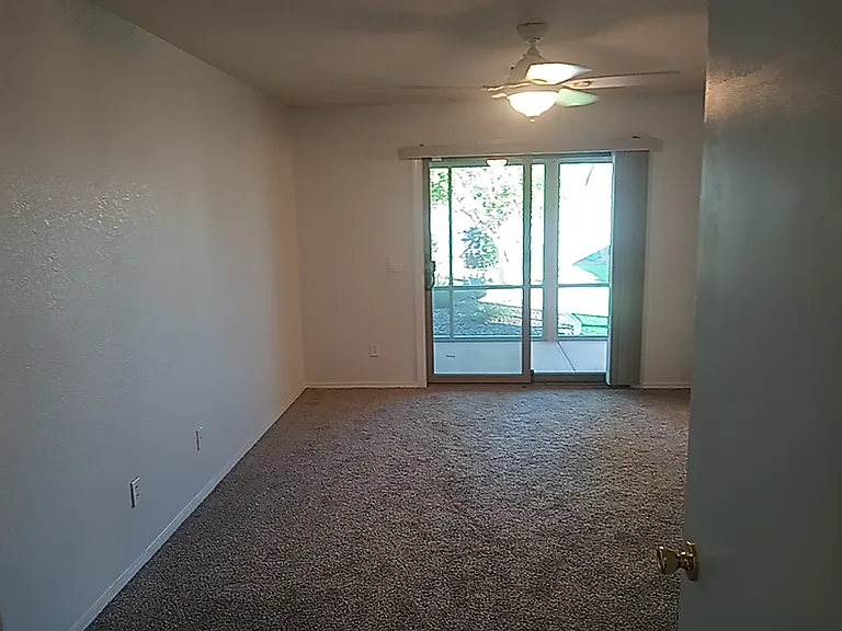 1428 E Hidalgo Ave — Photo 13