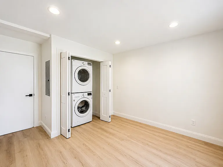 105 Watson Ave — Photo 10