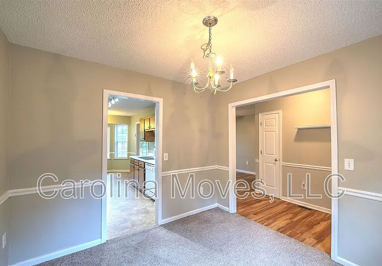 5 Fieldcrest Ct — Photo 4