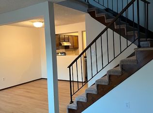 9143 W 75th Ter, Overland Park, KS 66204
