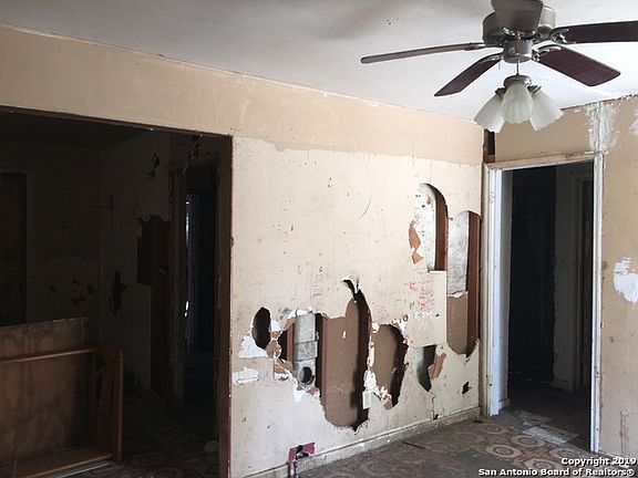 5th image of 765 Harriman Pl
