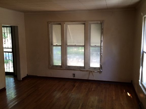2nd image of 1006 N 6th Ave