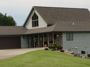 W10172 Tesser Trl, Portage, WI 53901