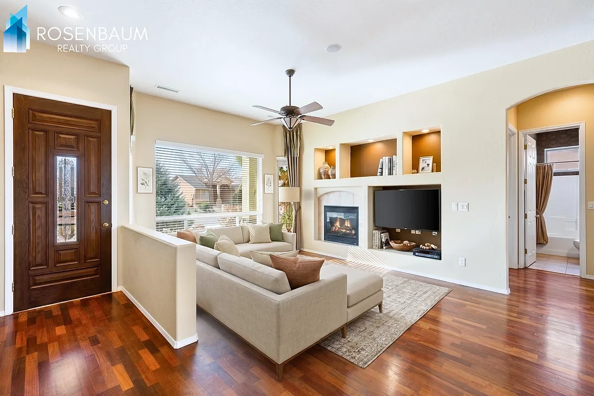 Building Photo - 6760 E Sandhurst Dr