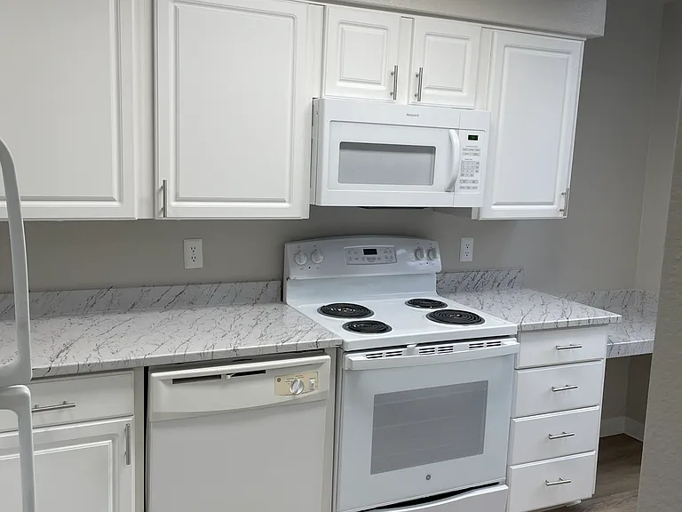 Redmond Park Apts — Photo 111