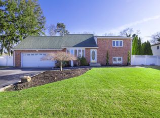 84 Riverside Ave, Mastic Beach, NY 11951