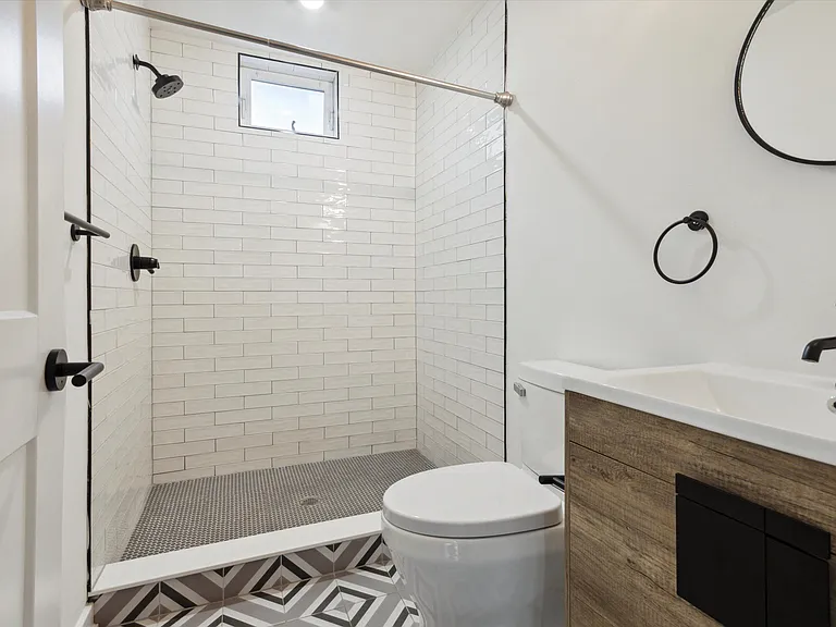 1533 N Sydenham St #A — Photo 13