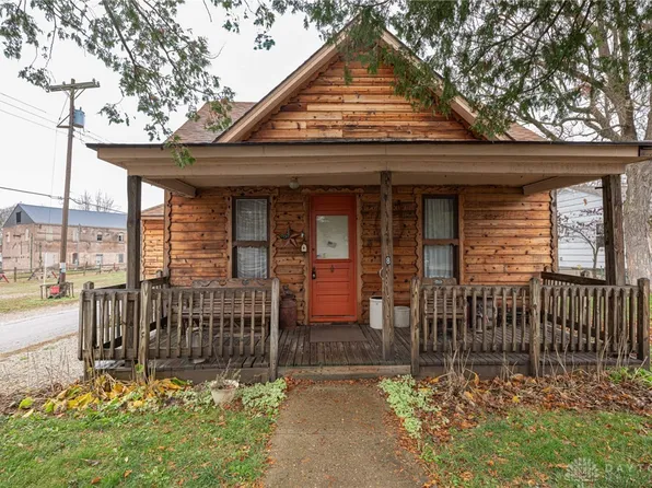 8 W Walnut St, Spring Valley, OH 45370