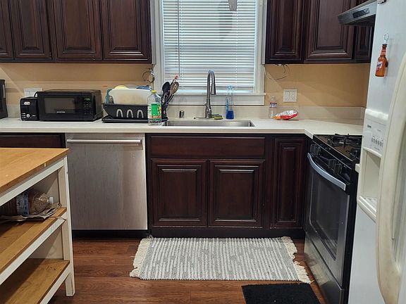 3rd image of 2137 E 27th St