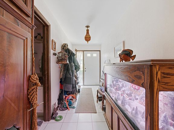 4th image of 2924 Acorn Ln