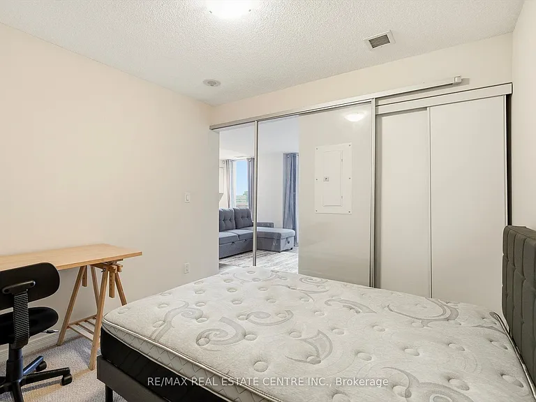 352 Front St W #1010 — Photo 20
