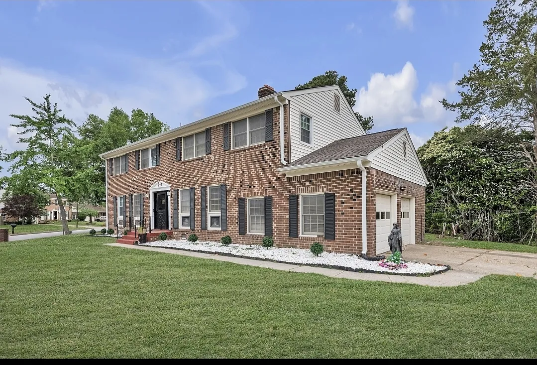 5 bed, 2.5 bath, 2314 sqft, $3,795 — Photo 4