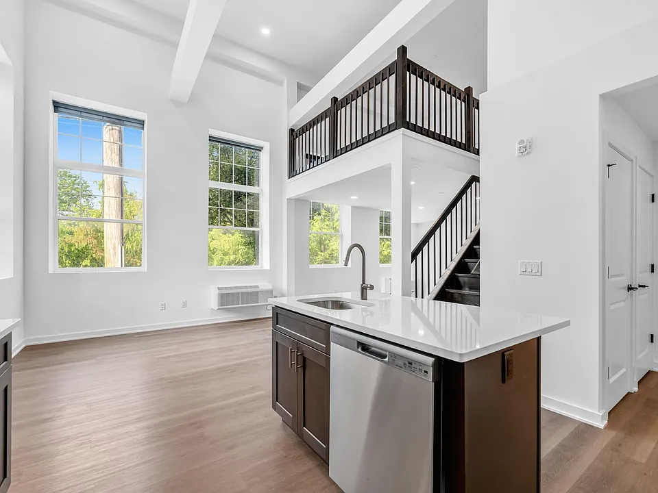 315 Railroad Ave #101