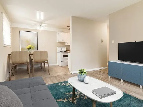 10847 112th St NW #306, Edmonton, AB T5H 3H4