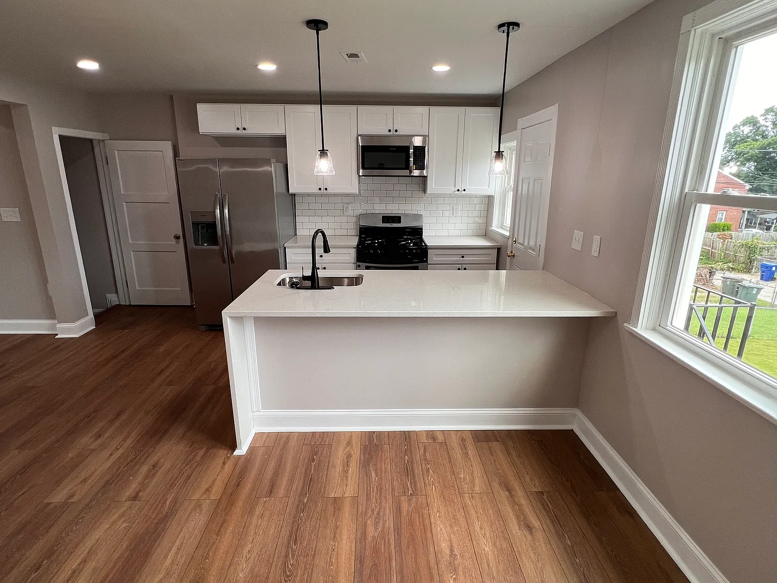 4 bed, 1600 sqft, $2,300 — Photo 2