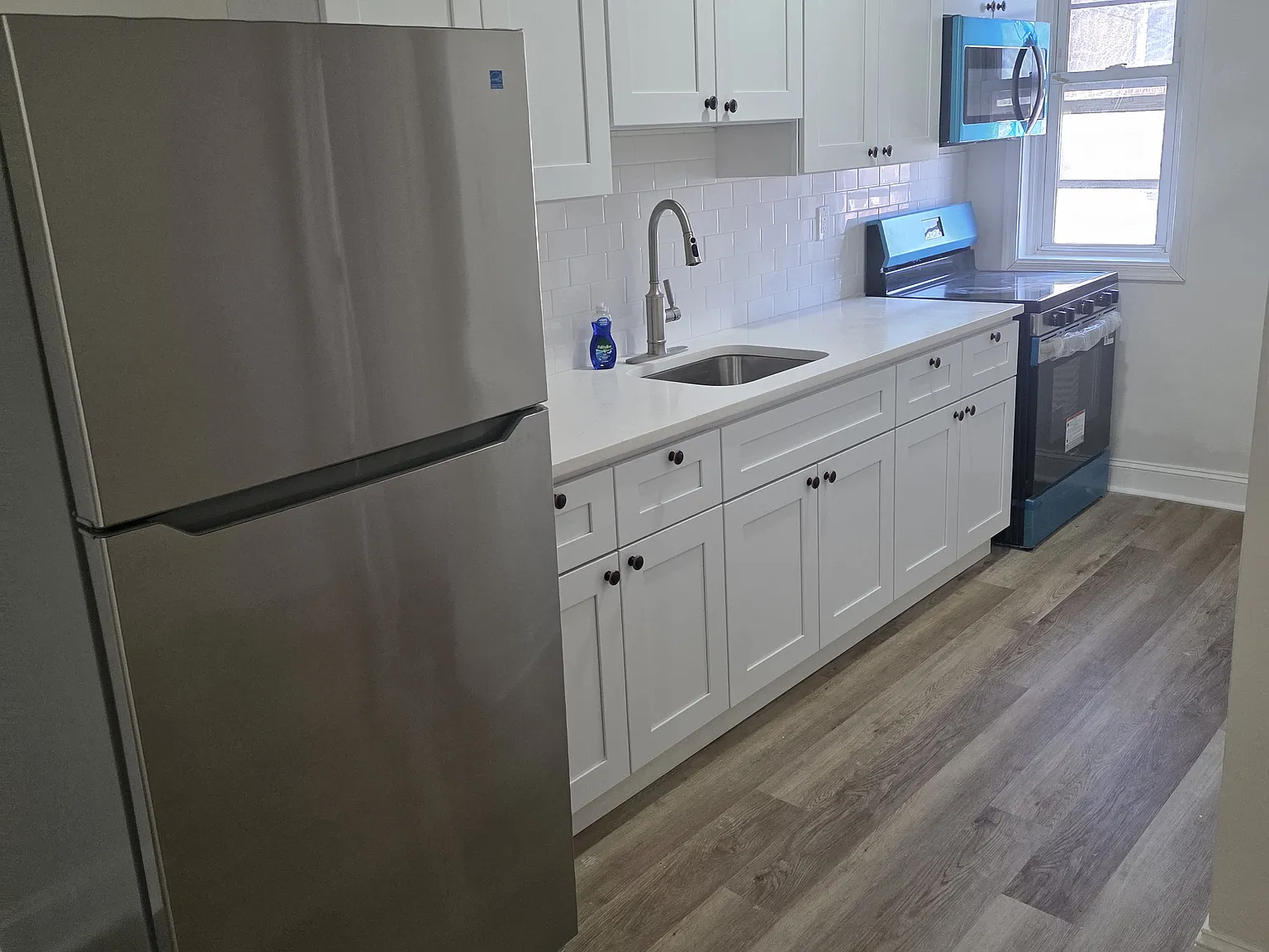 3 bed, 984 sqft, $1,400 — Photo 3