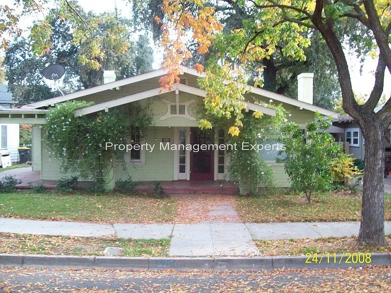 820 W Magnolia St photo 1