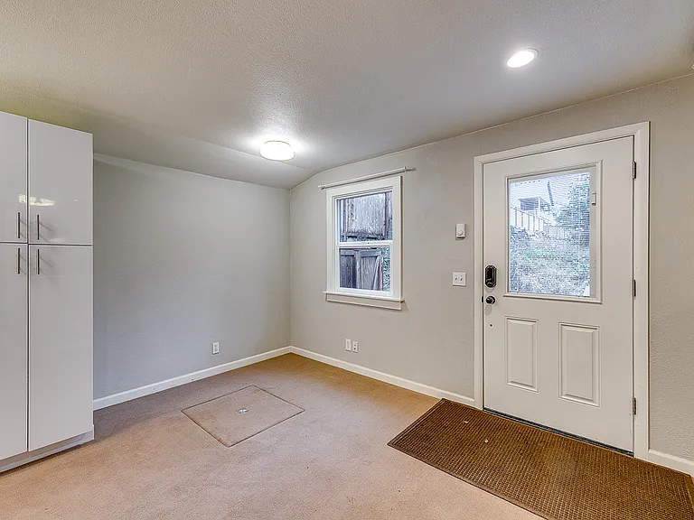 1140 Wing Point Way NE #B — Photo 7