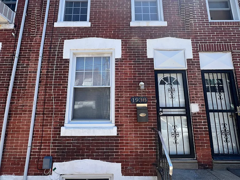 1938 Brunner St — Photo 1