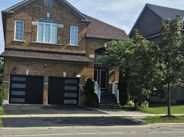 3428 Erin Centre Blvd, Mississauga, ON L5M 8C2
