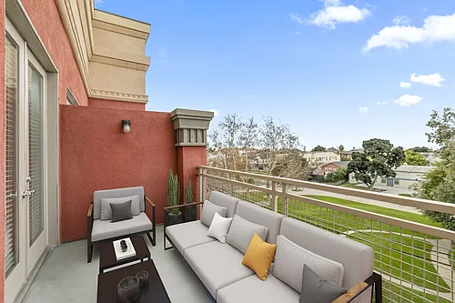 San Pedro Bank Lofts Photo 1