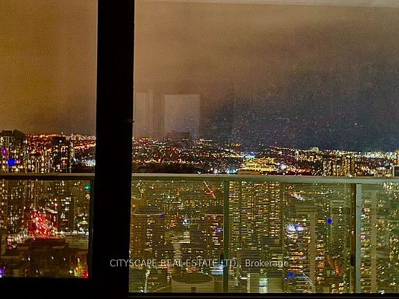 4th image of 501 Yonge St #4206