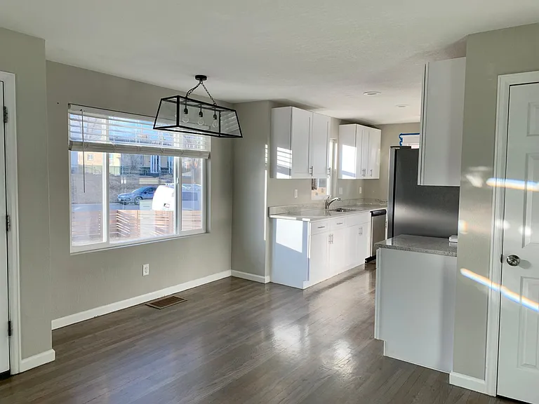 140 S Bryant St — Photo 9