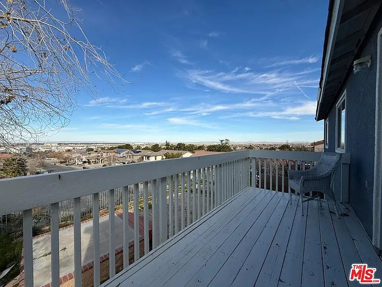 719 W Avenue Q10 — Photo 26