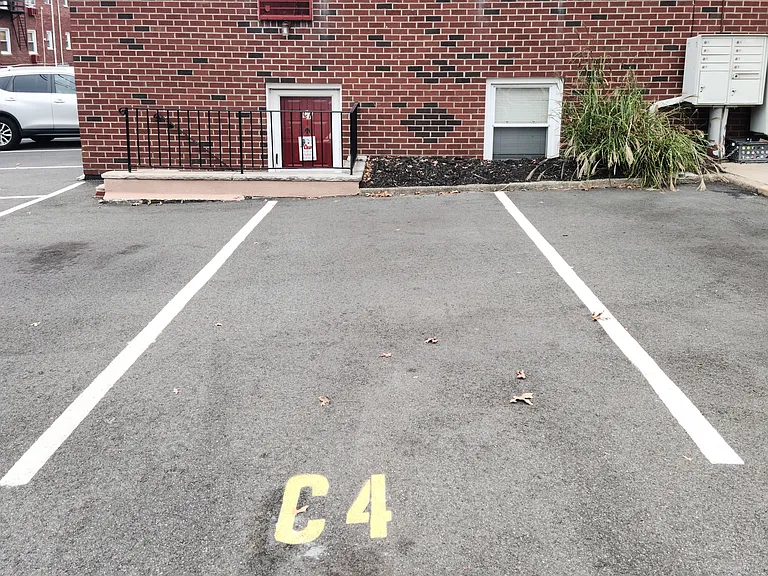 482 Joralemon St #C4 — Photo 9