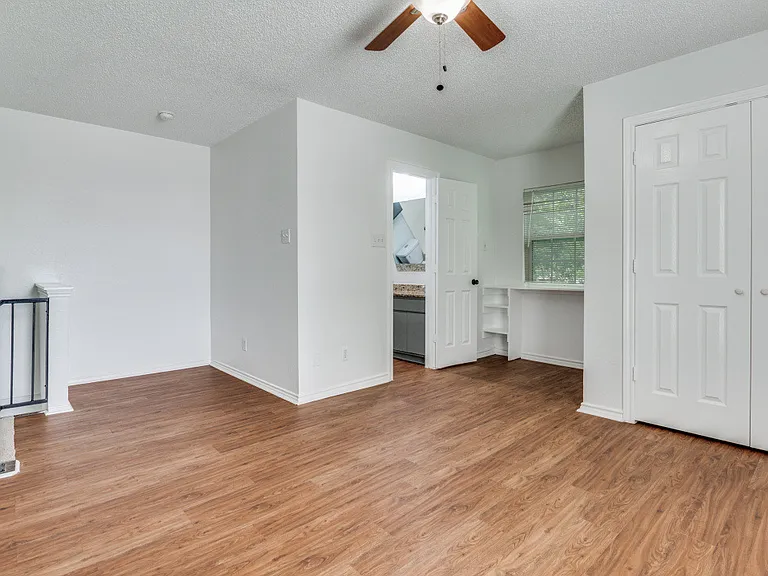 809 E Pioneer Dr — Photo 10