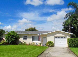 9198 Treasure Ln NE, Saint Petersburg, FL 33702