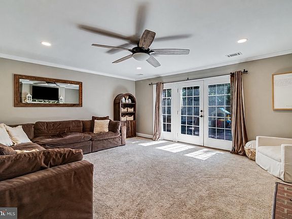 4th image of 231 Heather Ct