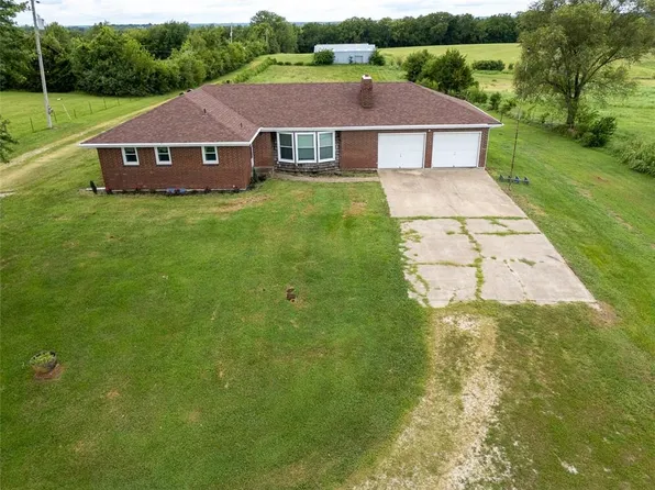 19701 163rd St, Basehor, KS 66007