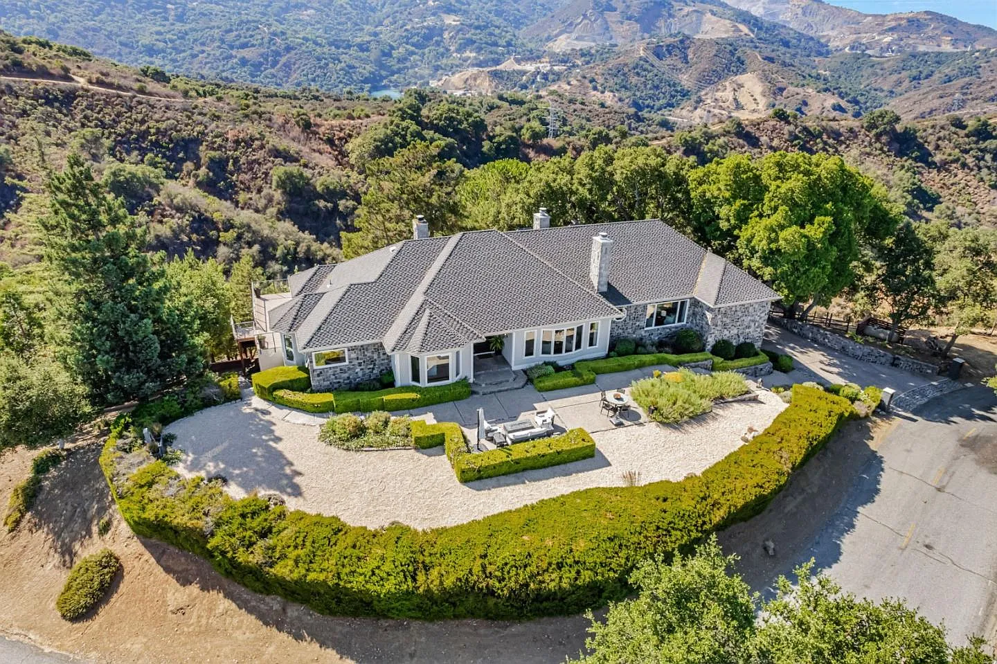 22338 Regnart Rd photo 1