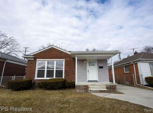18011 Curtain Ave, Eastpointe, MI 48021