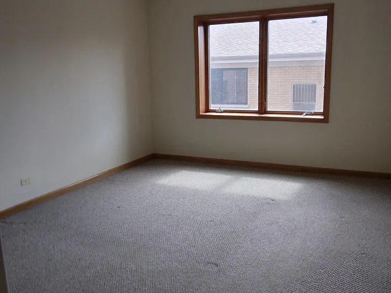 5761 W Higgins Ave #2D — Photo 7