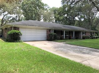 2121 Oakwood Dr, Valrico, FL 33594