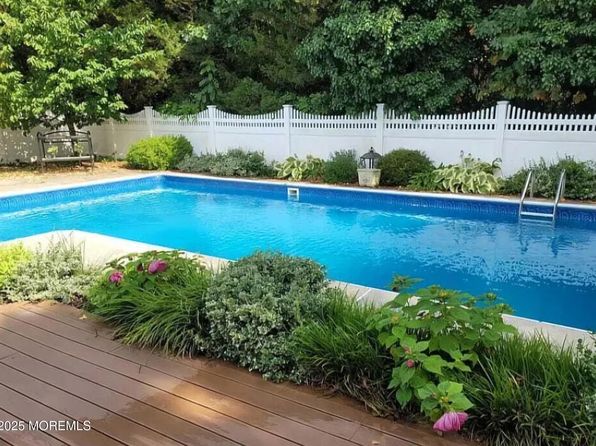 100 Wicklow Court, Toms River, NJ 08755