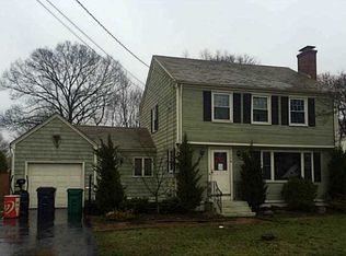 154 Kiwanee Rd, Warwick, RI 02888