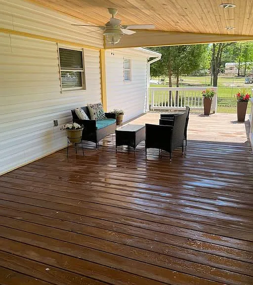 941 Leisure Point Rd — Photo 3