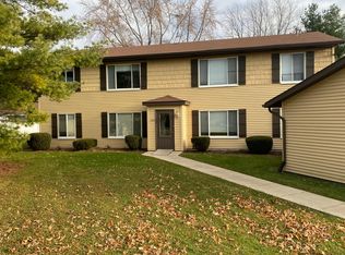 1306 Sturdy Rd, Valparaiso, IN 46383