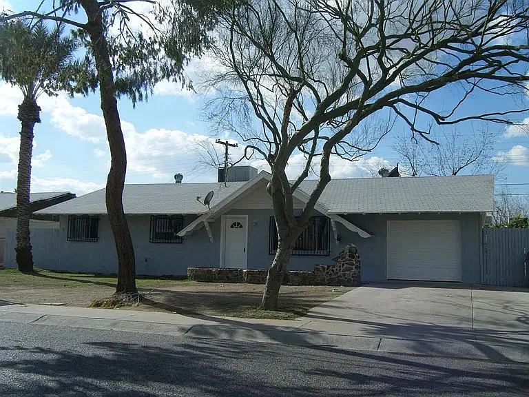 4 bed, 1500 sqft, $2,400 — Photo 1