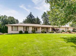 4 Liberty Dr, Lemont, IL 60439