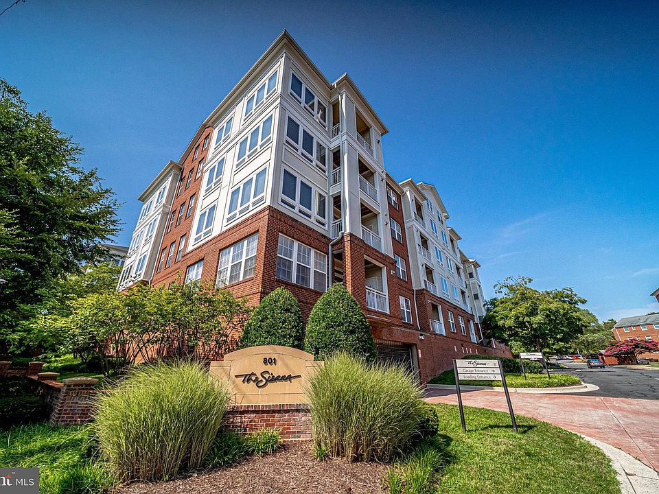1st image of 801 S Greenbrier St APT 212