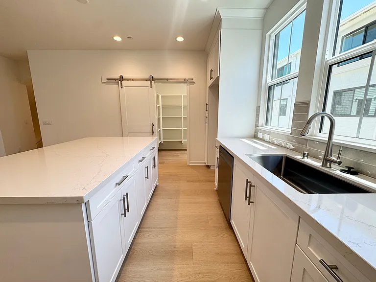 2554 Delphinium Ln — Photo 19