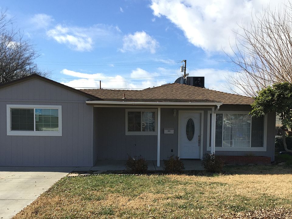 1st image of 609 College Ave