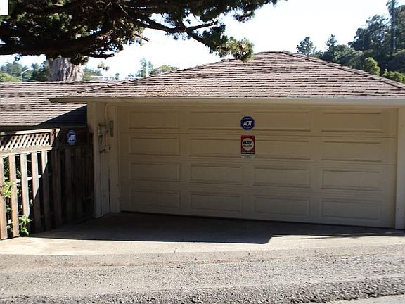 3rd image of 5753 Leona St