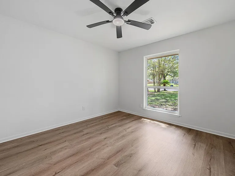 210 Ridgemont Dr — Photo 16