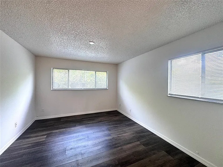 2452 Oak Park Way — Photo 12